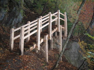 Ԋ̎O炱̂悤ȗhȊKi